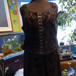 Flocked Scoop Neck Hook & Eye Corset & Burnout Velvet Pleated Skater Skirt 2X